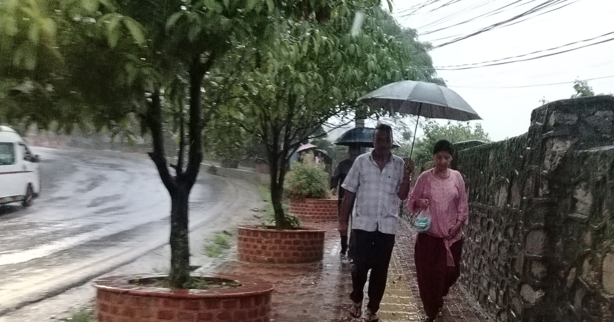 आज राति कोशी–बागमतीका धेरै स्थानमा भारीदेखि धेरै भारी वर्षाको चेतावनी, सतर्क रहन आग्रह